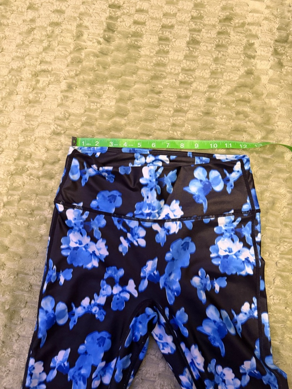 Fabletics Medium Black Leggings with Blue Floral Print - Picture 8 of 13